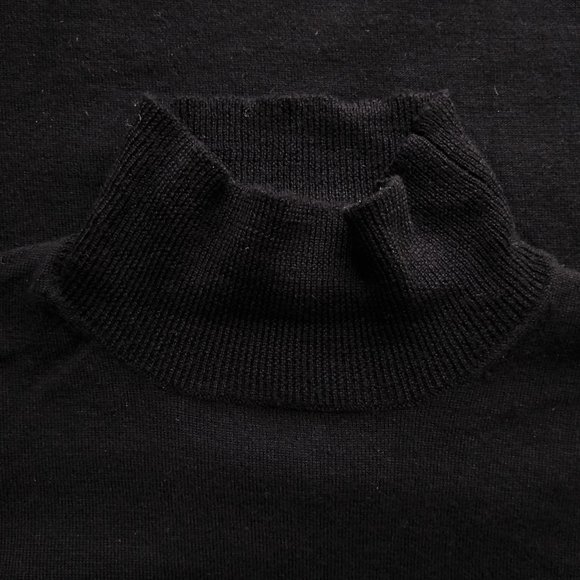 Black Mock Turtleneck Sweater (Medium) - Picture 3 of 4